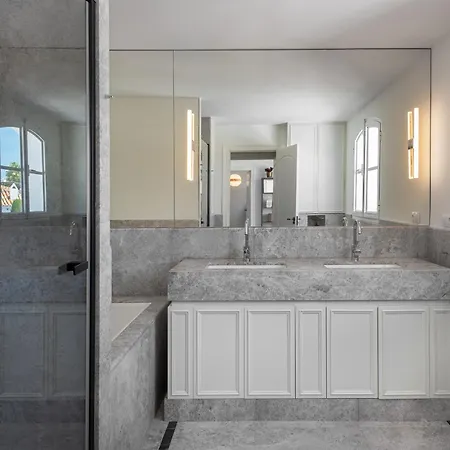 Luxury 3br House With Private Pool & Stunning Interiors Villa *