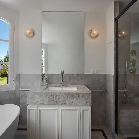 Luxury House With Private Pool And Stunning Interiors *