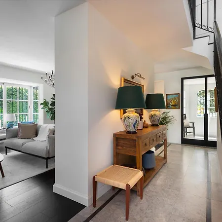 Luxury House With Private Pool And Stunning Interiors *