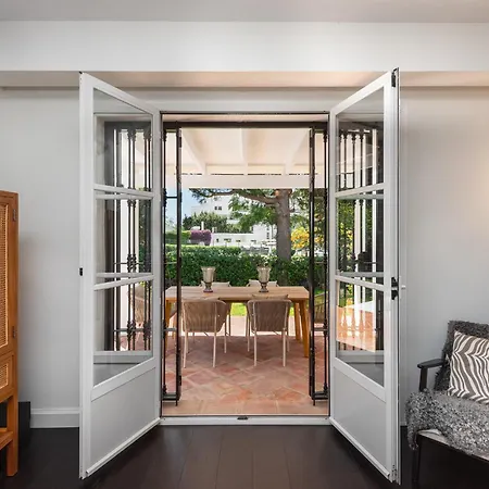 Luxury House With Private Pool And Stunning Interiors *