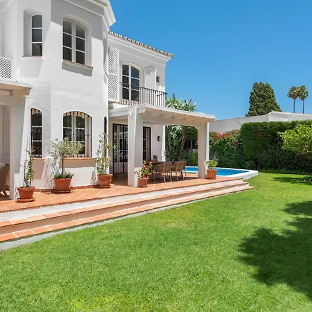 Villa Luxury House With Private Pool And Stunning Interiors