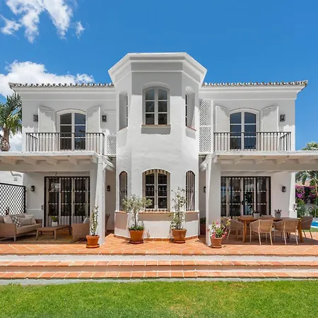 Villa Luxury House With Private Pool And Stunning Interiors Marbella