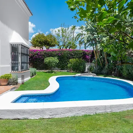 Luxury House With Private Pool And Stunning Interiors