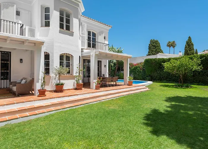 Villa Luxury House With Private Pool And Stunning Interiors