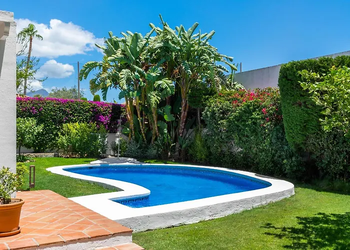 Luxury House With Private Pool And Stunning Interiors